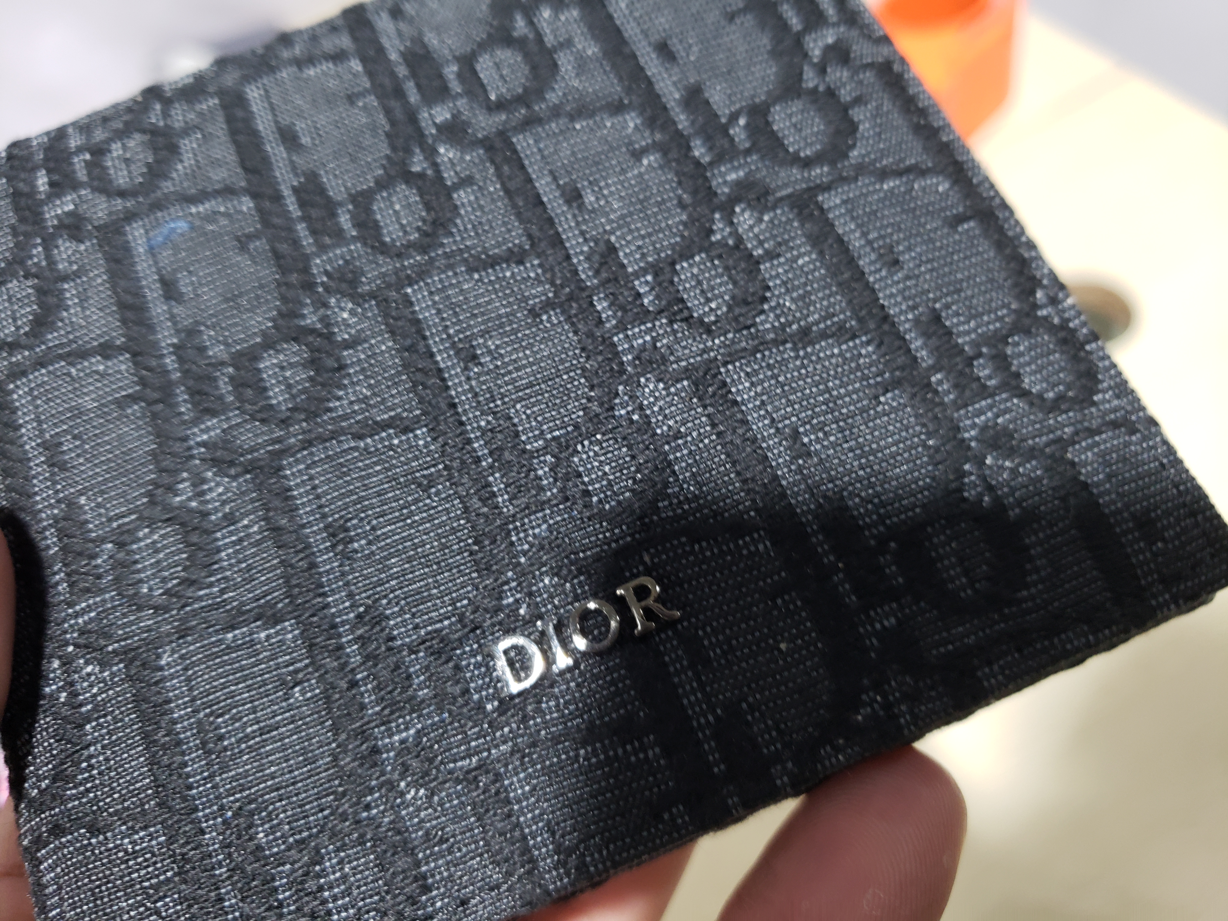 Dior Oblique Jacquard Compact Wallet Black review Adrian Quintero 01