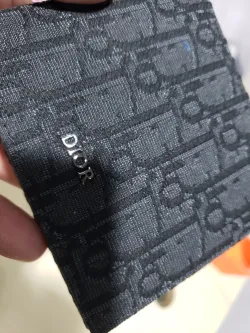 Dior Oblique Jacquard Compact Wallet Black review Adrian Quintero 02
