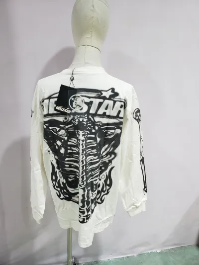 Hellstar Airbrushed Bones Longsleeve White review Roberta Ramírez 03