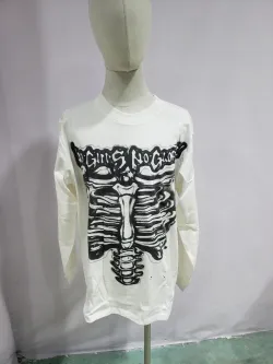 Hellstar Airbrushed Bones Longsleeve White review Roberta Ramírez 02