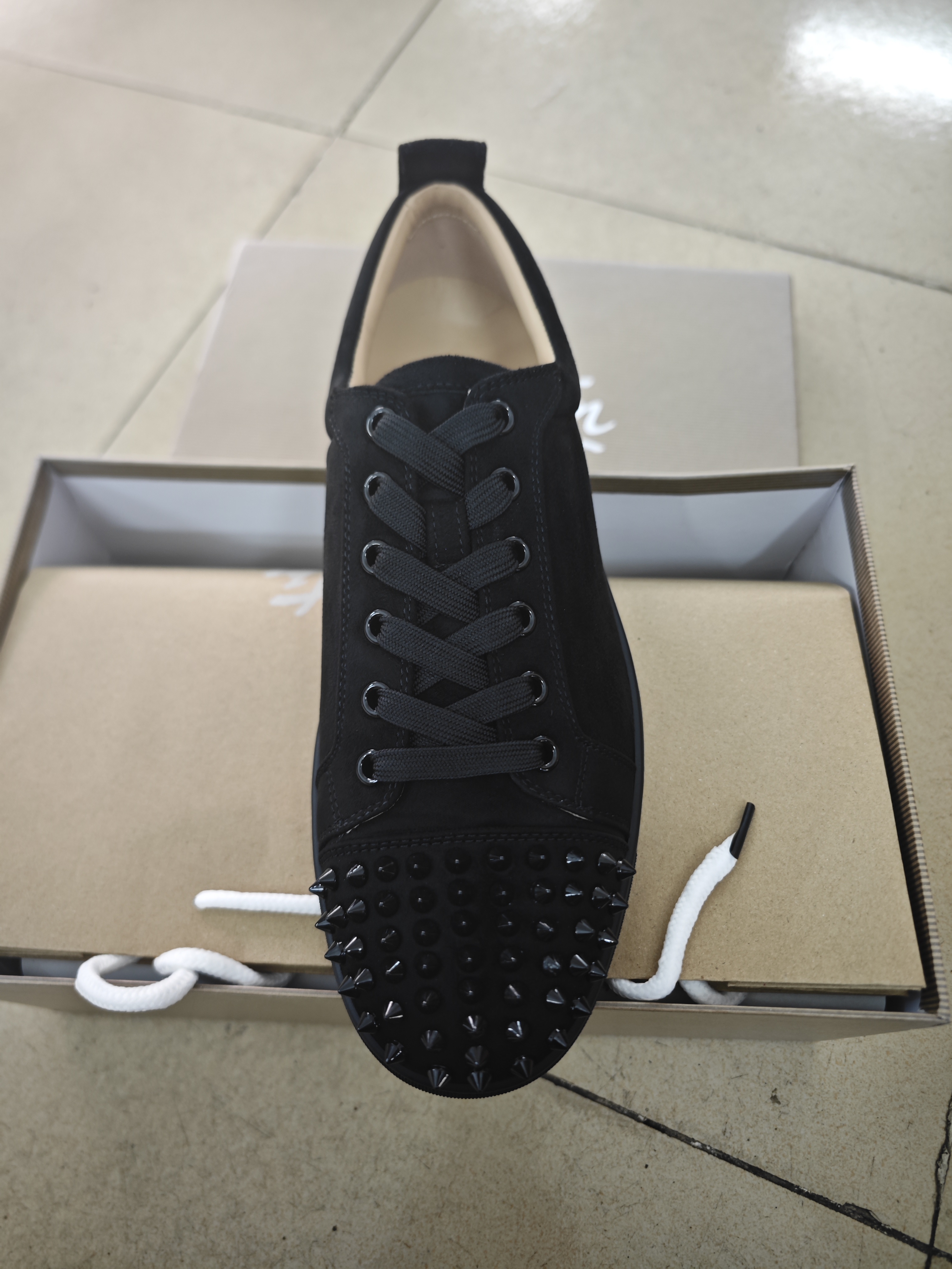 Christian Louboutin Louis Junior Spikes Men's Flat review D*** 00