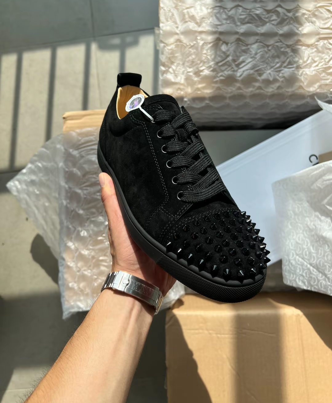 Christian Louboutin Louis Junior Spikes Men's Flat review J*** 01