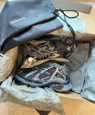 PK God Batch Balenciaga Runner All Black Gray 677402 W3RB2 1515 review D*** 00