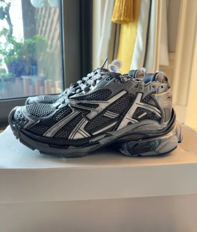PK God Batch Balenciaga Runner All Black Gray 677402 W3RB2 1515 review D*** 01