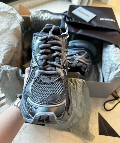 PK God Batch Balenciaga Runner All Black Gray 677402 W3RB2 1515 review D*** 03