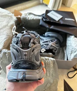 PK God Batch Balenciaga Runner All Black Gray 677402 W3RB2 1515 review D*** 05