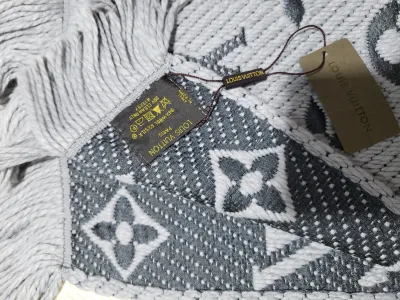 Louis Vuitton  Wool Silk Logomania Scarf Pearl Grey review Asmar Cookin 00