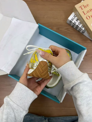 PK God Batch Bottega Veneta Orbit Sneaker Yellow review Kfatz Denso 01