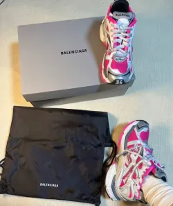 PK God Batch Balenciaga White Red Powder 677402 W3RBN 9155 review Khali Fortune 02