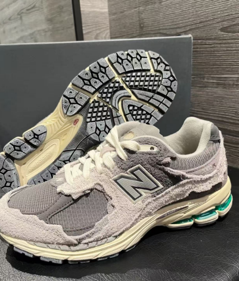 New Balance 2002R Protection Pack Rain Cloud  M2002RDA review devon johnson 01