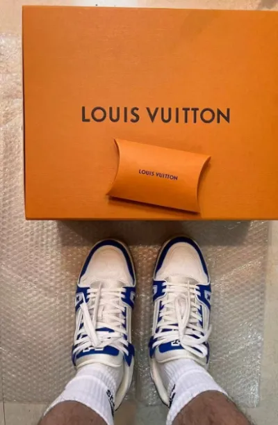 PK God Batch LOUIS VUITTON White Blue 1AANEV review Lurence Holloway 01