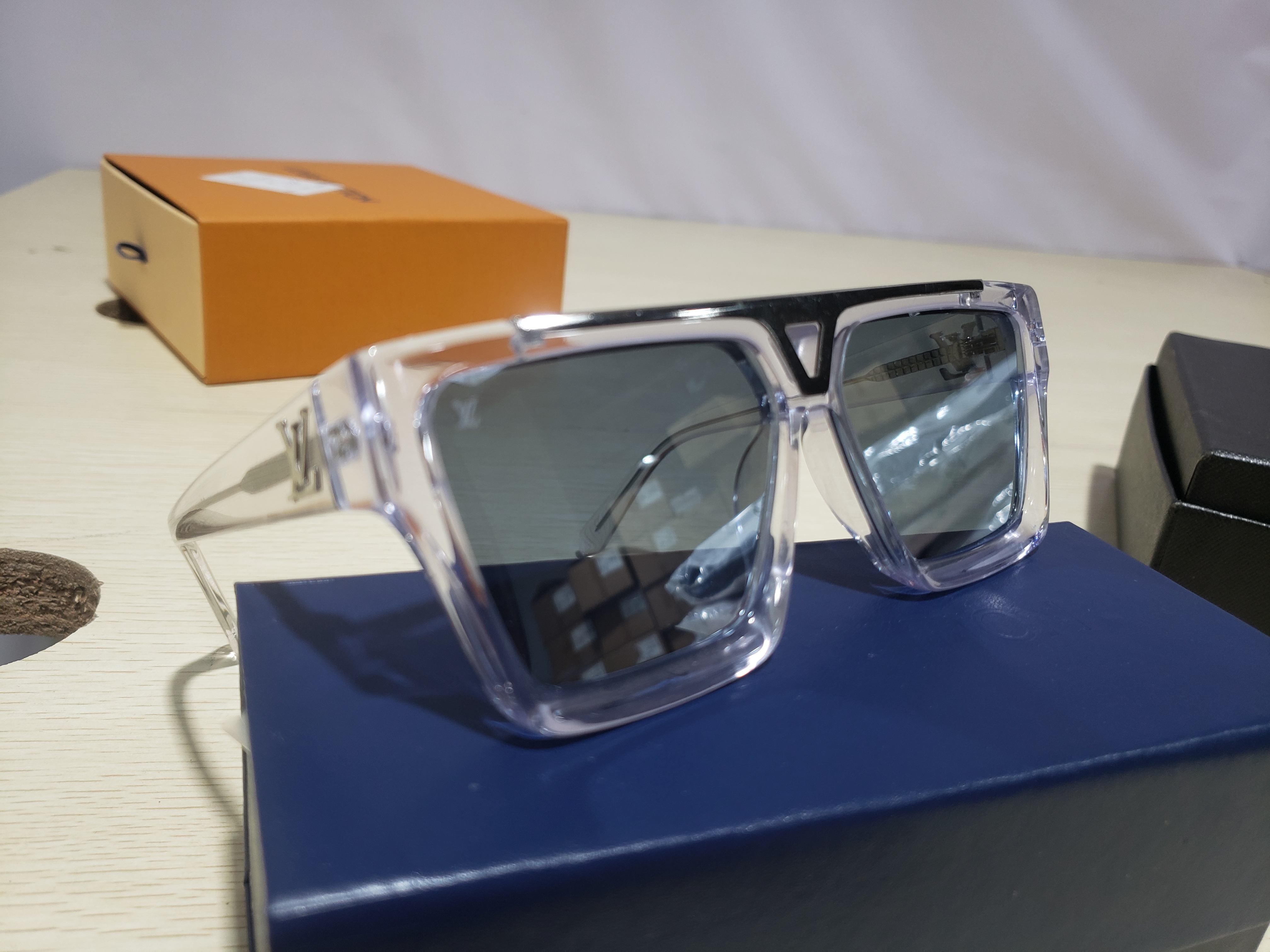 Louis Vuitton Square Acetate Sunglasses Clear review Naya Crutch 00