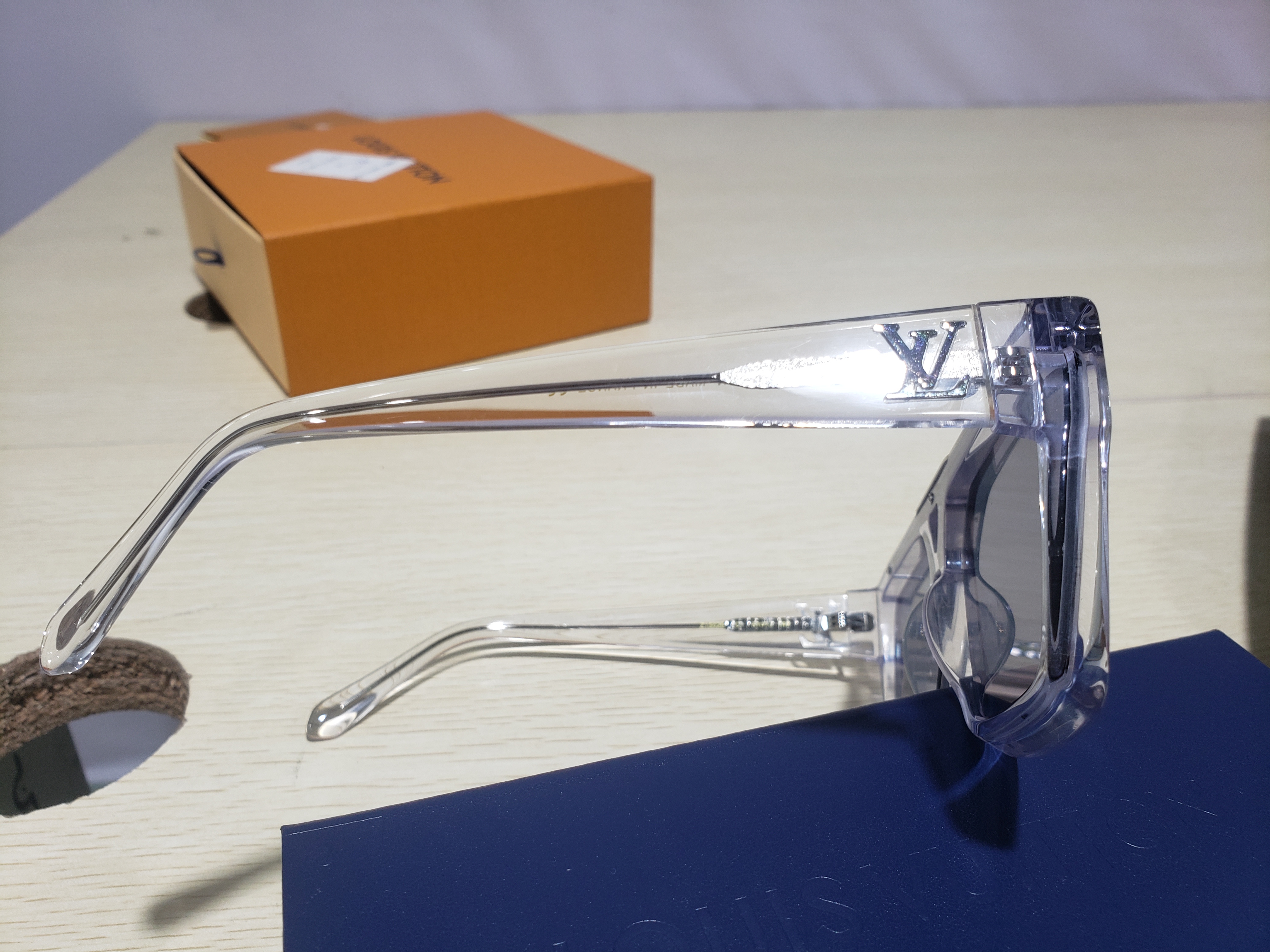 Louis Vuitton Square Acetate Sunglasses Clear review Naya Crutch 01