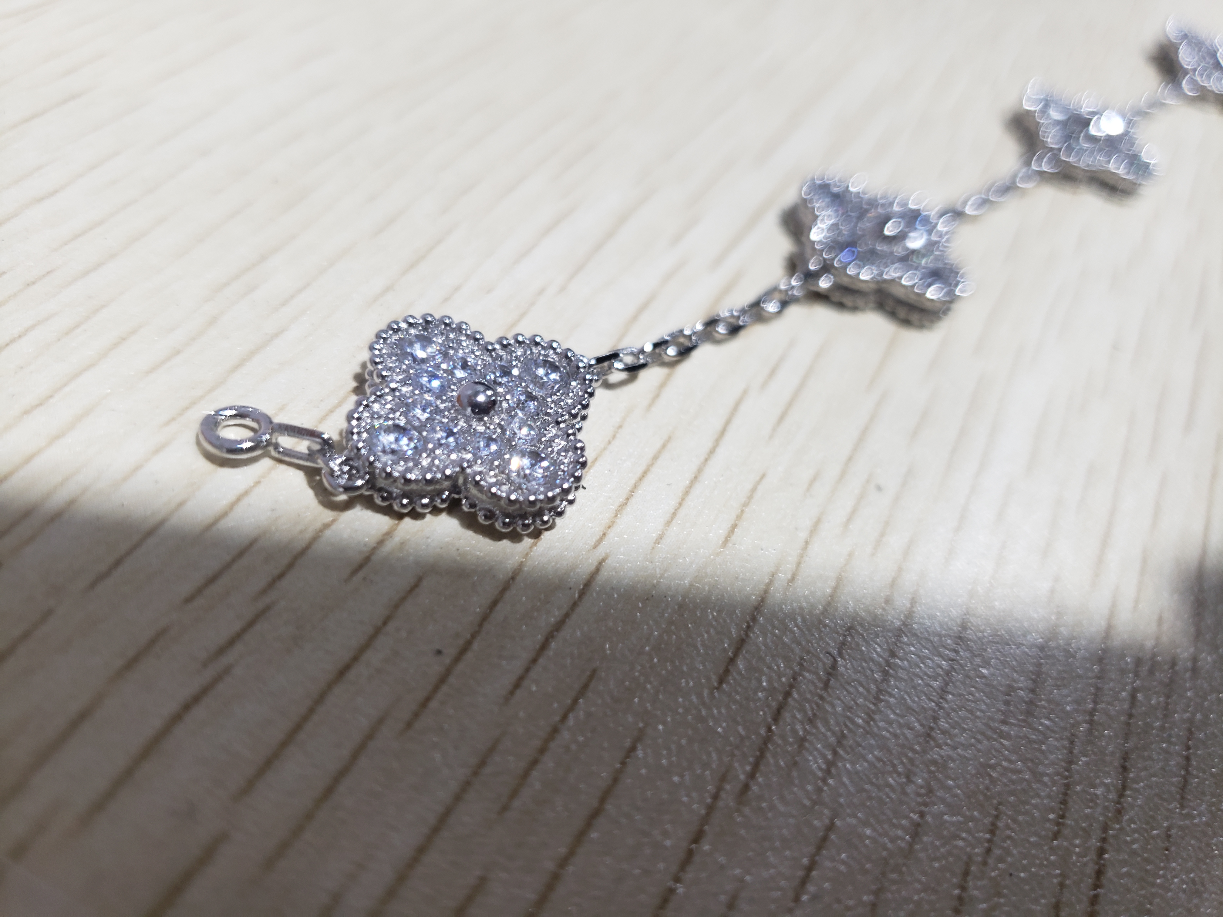 Vintage Alhambra bracelet, 5 motifs Diamond White gold review Cj Jones 03