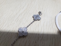Vintage Alhambra bracelet, 5 motifs Diamond White gold review 4