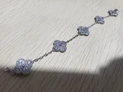Vintage Alhambra bracelet, 5 motifs Diamond White gold review Cj Jones 03