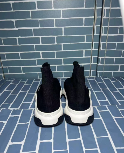 Balenciaga Speed Runner Oreo review Naya Crutch 02