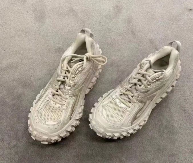 PK God Batch Balenciaga Defender All White 685611 W1RB3 1201 review Bekit Zerai
