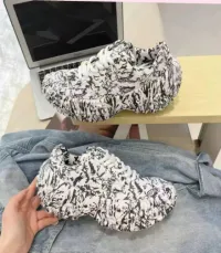 PK God Batch Balenciaga Defender Graffiti 685611 W2RAM 9010 review 0