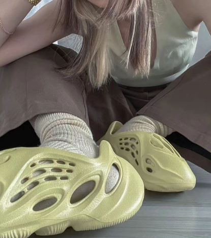 PK God batch adidas Yeezy Foam Runner Sulfur GV6775  review 