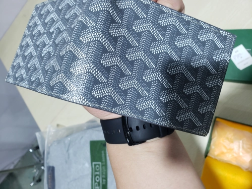 Goyard Victoire Wallet Grey review 