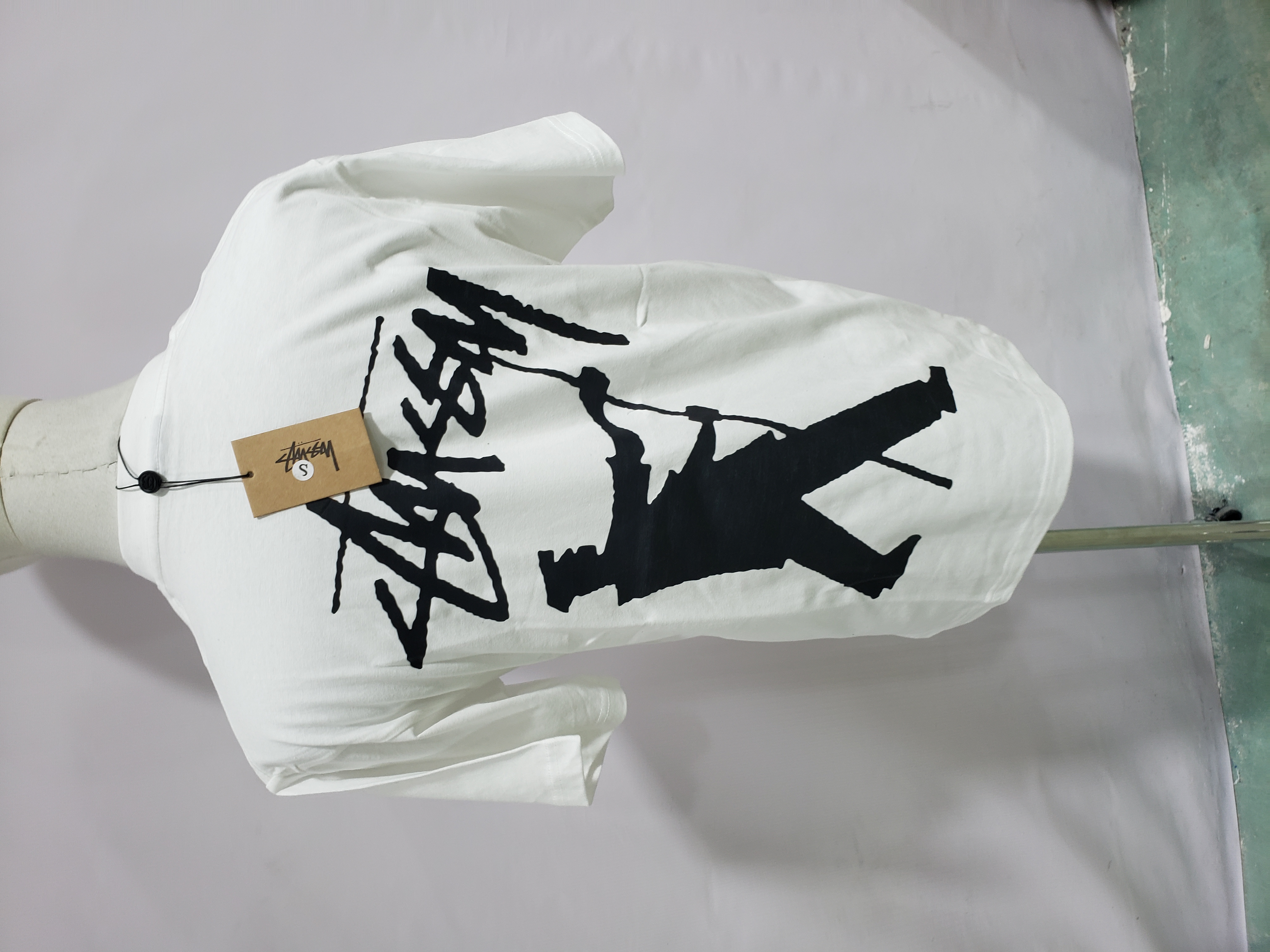 Stussy T-Shirt XB974 review Veton Morina 02