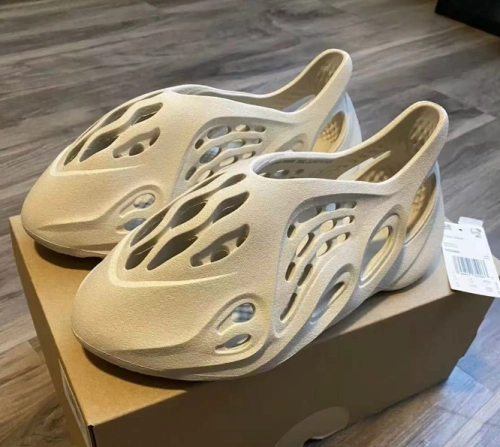 PK God batch adidas Yeezy Foam Runner Sand FY4567 review 