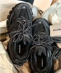 Balenciaga Track Black 555032 W1GB7 1000 (LED) review 0