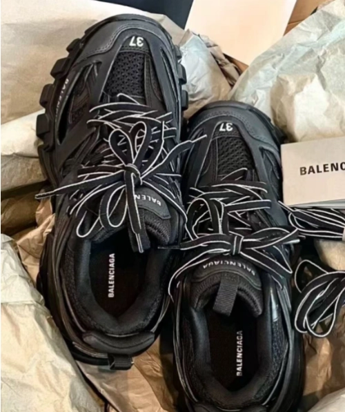 Balenciaga Track Black 555032 W1GB7 1000 (LED) review 