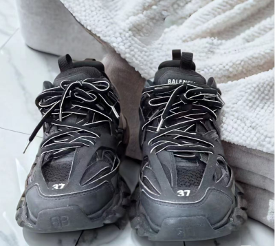 Balenciaga Track Black 555032 W1GB7 1000 (LED) review Mervin Colina