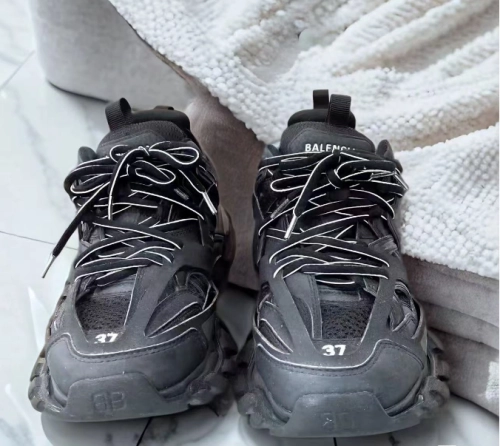 Balenciaga Track Black 555032 W1GB7 1000 (LED) review 