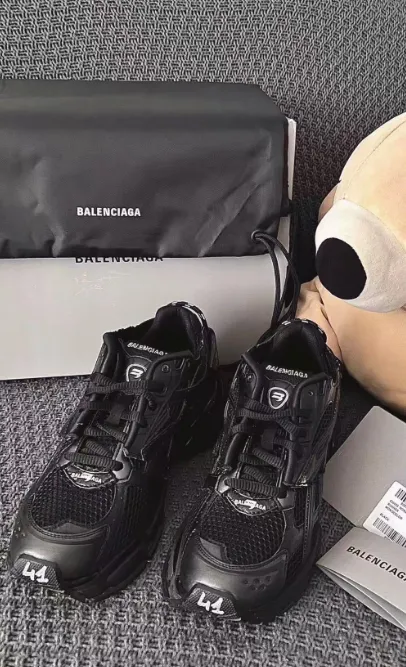 PK God Batch Balenciaga Runner Black review 