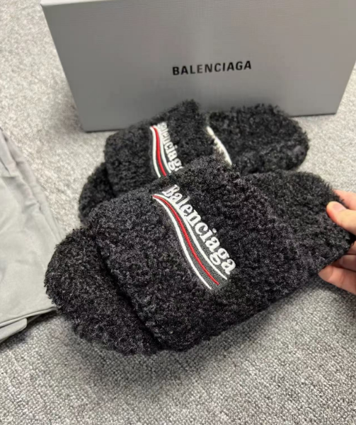 Balenciaga Furry Slides Black review 0
