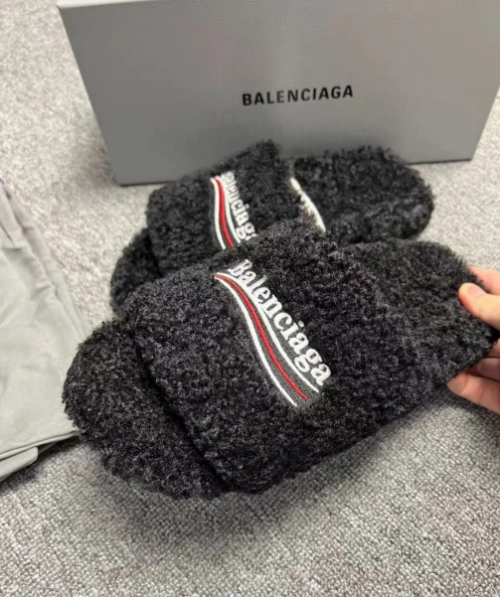 Balenciaga Furry Slides Black review 