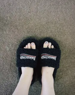 Balenciaga Furry Slides Black review Brycen Aguilera