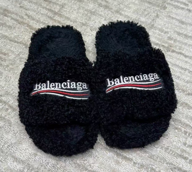 Balenciaga Furry Slides Black review 0
