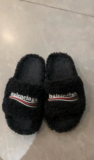 Balenciaga Furry Slides Black review 0