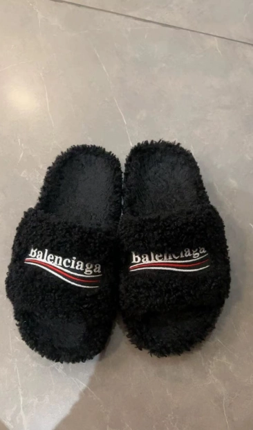 Balenciaga Furry Slides Black review 