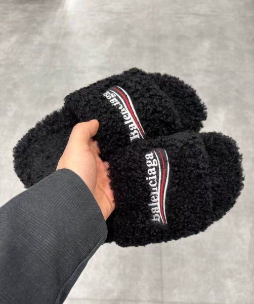 Balenciaga Furry Slides Black review 0
