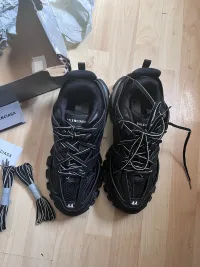 Balenciaga Track Black 555032 W1GB7 1000 (LED) review 1