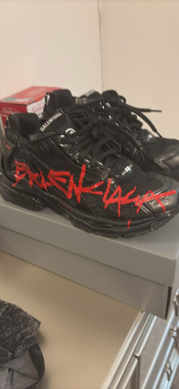 PK God Batch Balenciaga Runner Black And Red Characters 677402 W3RB1 0102 review 0