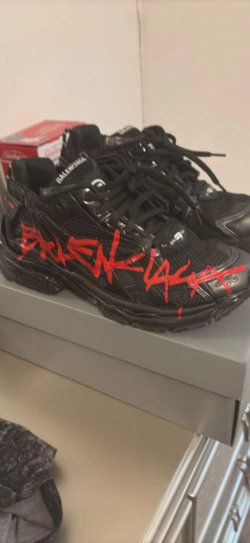 PK God Batch Balenciaga Runner Black And Red Characters 677402 W3RB1 0102 review 