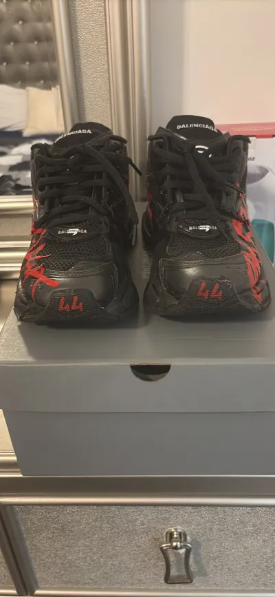PK God Batch Balenciaga Runner Black And Red Characters 677402 W3RB1 0102 review Graffiti Balenciaga runners 01