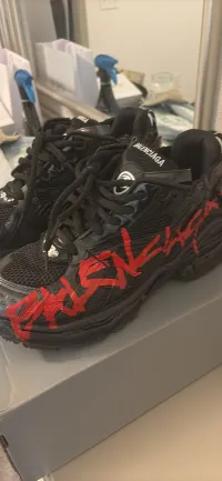 PK God Batch Balenciaga Runner Black And Red Characters 677402 W3RB1 0102 review 2