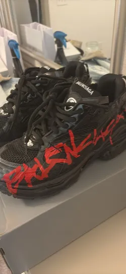 PK God Batch Balenciaga Runner Black And Red Characters 677402 W3RB1 0102 review Graffiti Balenciaga runners 03