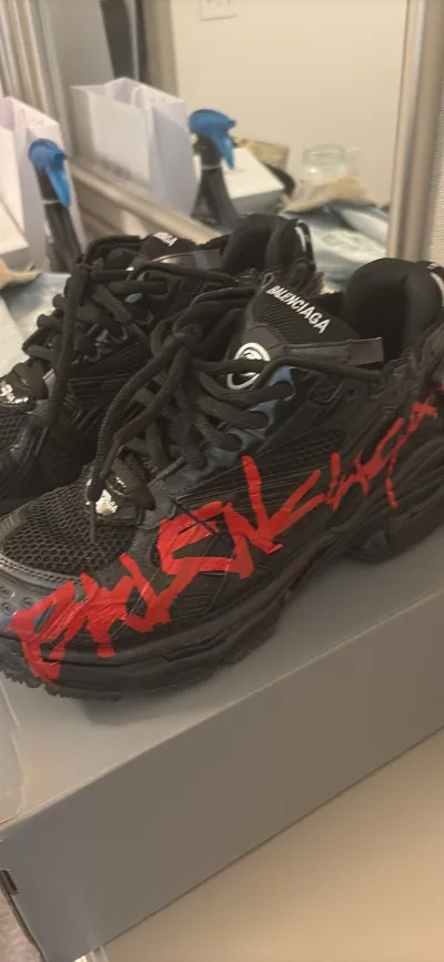 PK God Batch Balenciaga Runner Black And Red Characters 677402 W3RB1 0102 review Graffiti Balenciaga runners 02