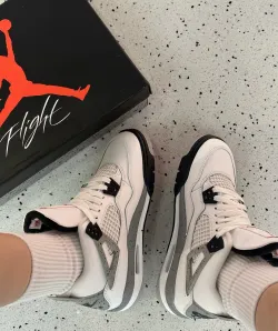 PK God Batch Air Jordan 4 Retro White Cement (2025) FV5029-100 review D***