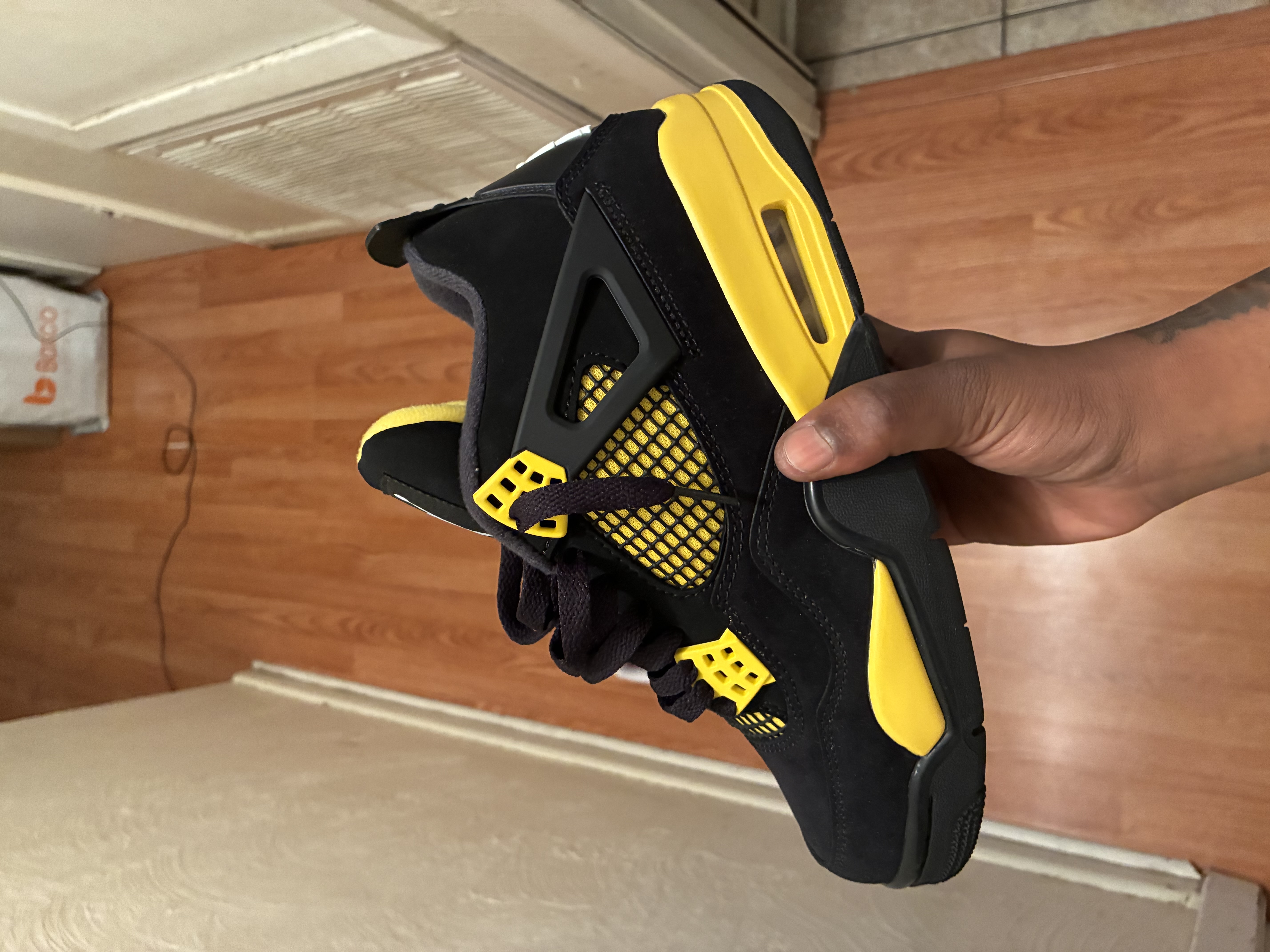 Special offer Batch Air Jordan 4 Thunder DH6927-017 review Peyton