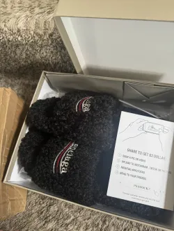 Balenciaga Furry Slides Black review M***