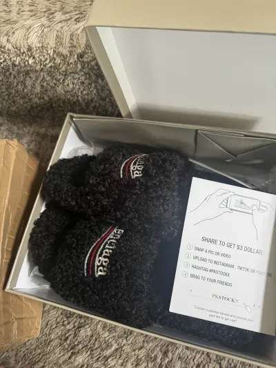 Balenciaga Furry Slides Black review M***